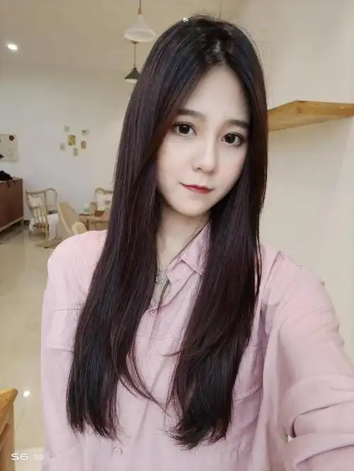 有种美颜效果叫"自拍手机",小姐姐拍照清晰自然