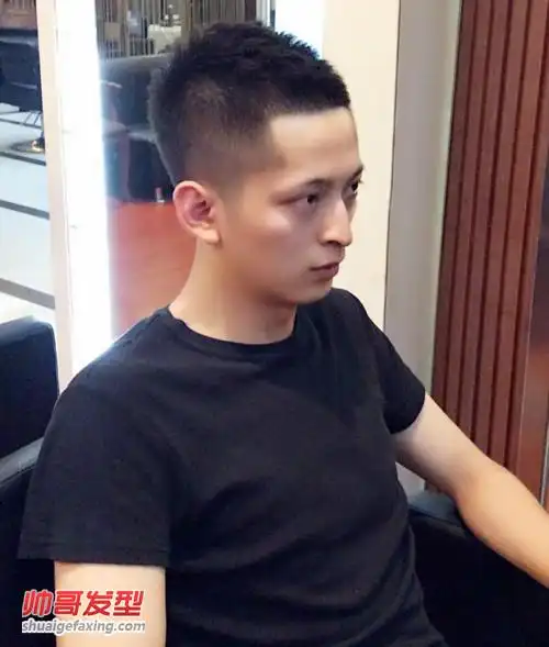 2016最新男生超短发卡尺头发型子弹头发型图片