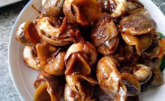 蚬子富含蛋白质,微量元素和维生素,对身体有很好的滋补作用.