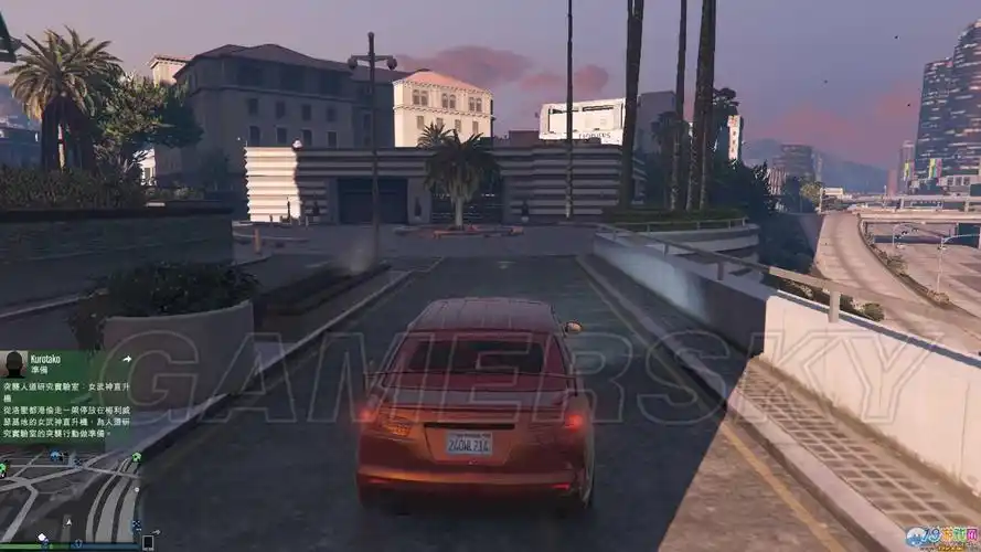 威索广场开车出来其实转一个弯也上马路了,还算理想车库离正门远,地理