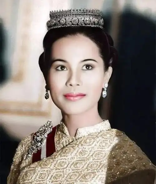 泰国最美王后诗丽吉:泰国国王普密蓬与诗丽吉的故事
