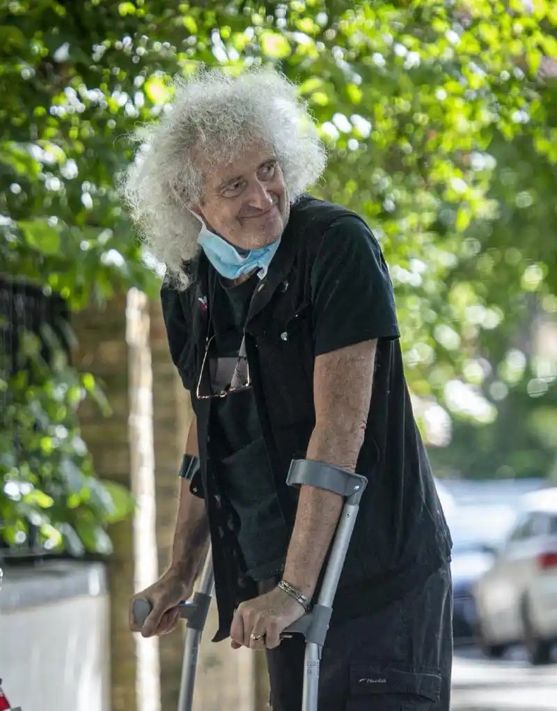 至死方休皇后乐队73岁布莱恩梅手术康复表示要继续摇滚