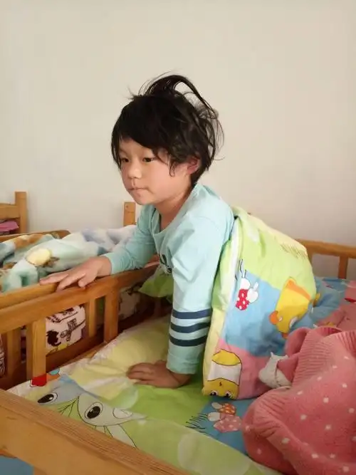 福临家园幼儿园大班起床环节观摩学习