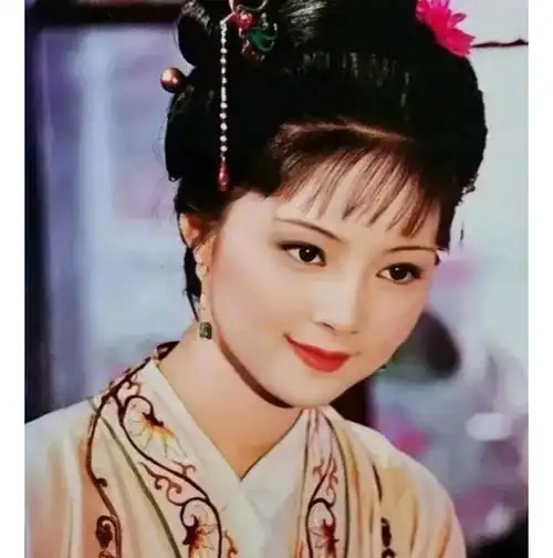 《红楼梦》里面的薛宝钗,是一个典型的商人家的女儿,这姑娘精于算计