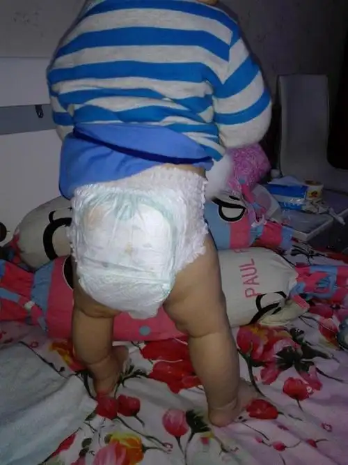 帮宝适超薄干爽拉拉裤,一拉就穿上,12小时干爽!