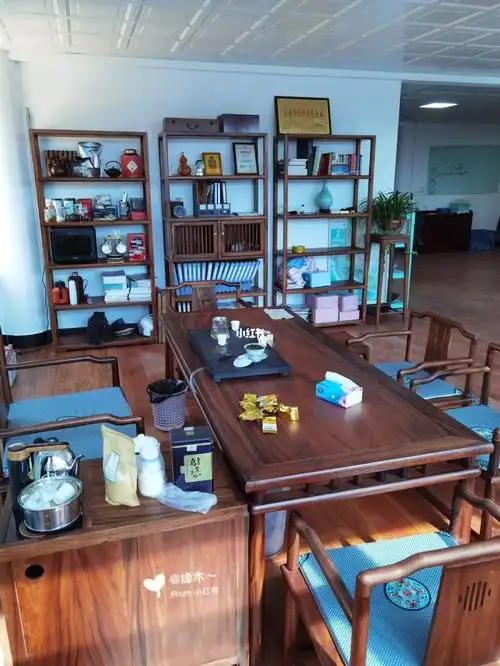 办公室茶室布置好了老板高兴都发87邀喝茶啦