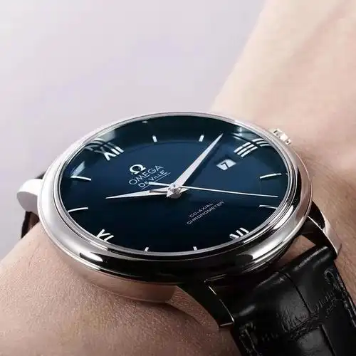 40岁左右男士手表推荐,40岁左右的男士戴什么手表(三四十岁男人秋冬