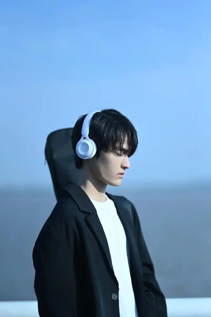 出镜:@张一啊  #男生写真 - 抖音