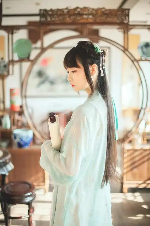 汉族美女唯美古风写真图片