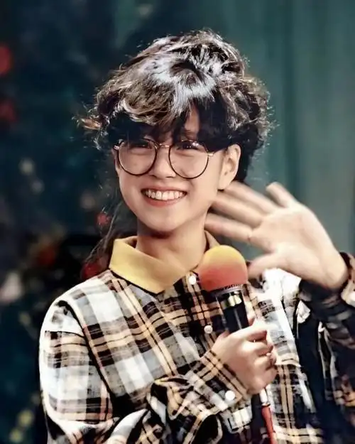 中森明菜宣布复出:美如画的绝世佳人,被渣男伤透心,如今已57岁_网易