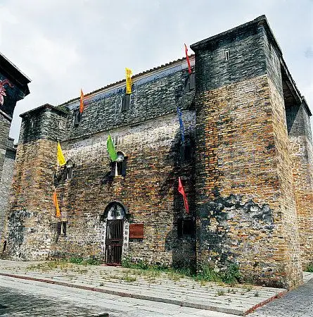 广东开平碉楼三门里迎龙楼