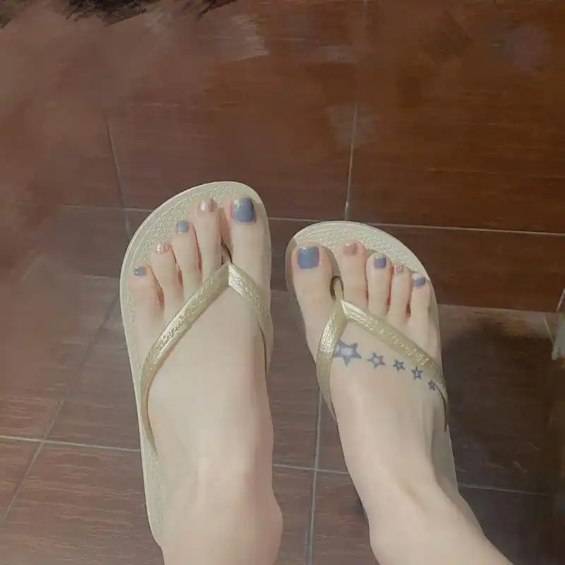 美美哒# #美jio丫# 夏天又该到了露脚背的时候啦