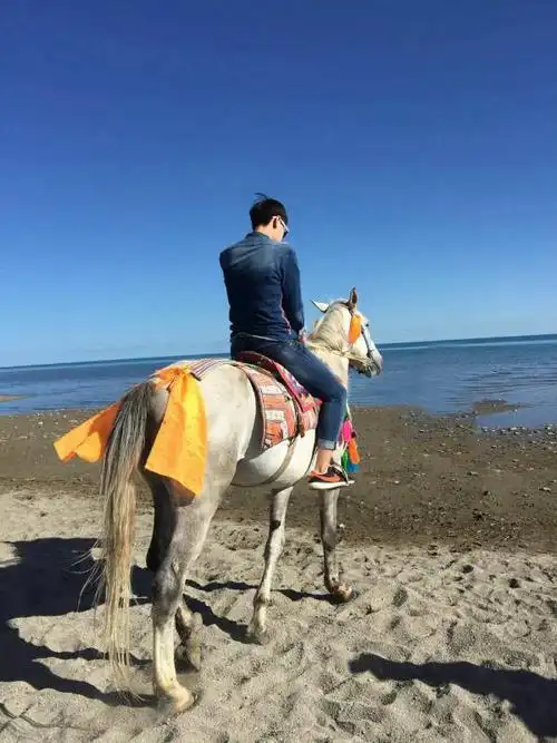 求大神把牵马的人p掉谢谢谢谢谢谢