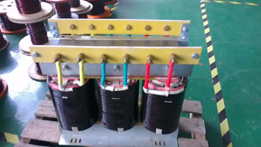 三相自耦变压器
