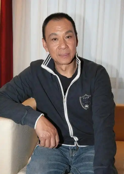 70岁以上的著名男演员有_有名的男演员_出名演员男