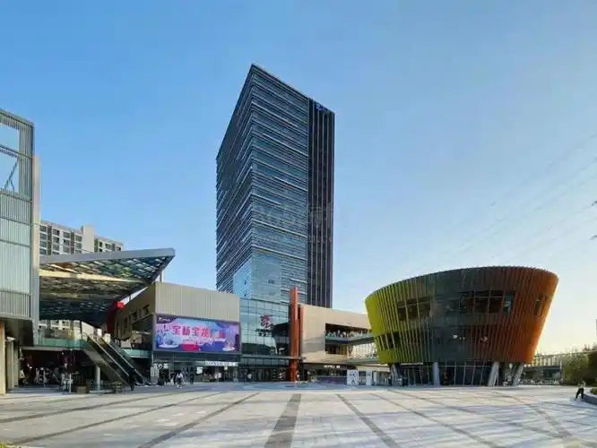 宝杨宝龙广场外立面
