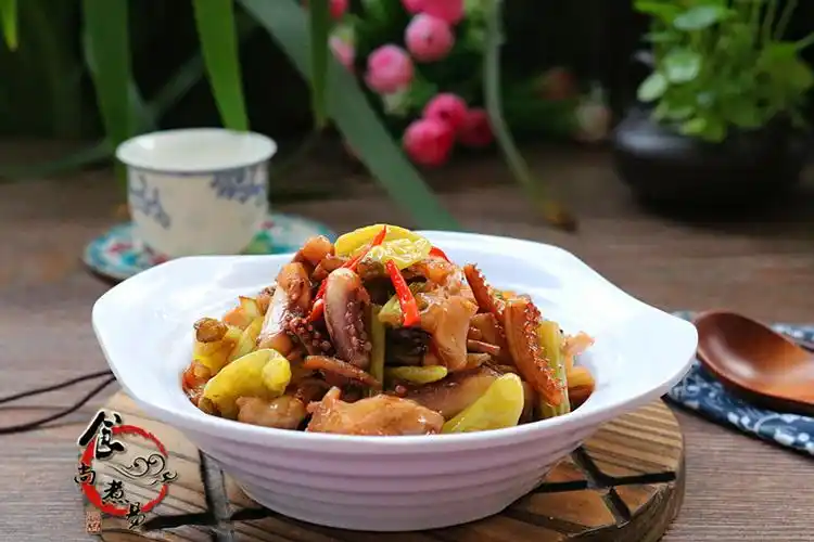 有爱泡椒酸辣鱿鱼丝好吃到飞起