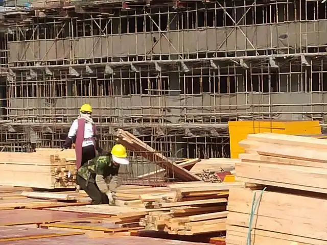 建筑工地上的奇葩之花——女木工,你会不会为她喝彩?