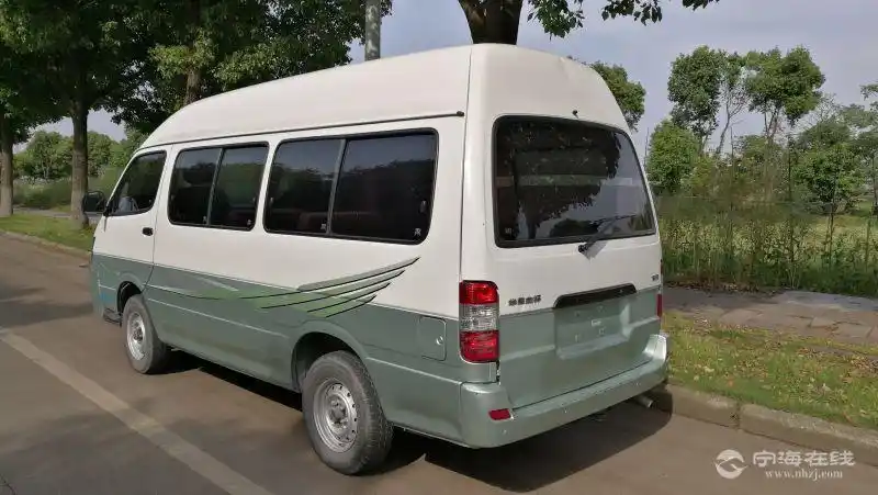 金杯海狮高顶高配双色暂定绿白双色499万元精品车况可按揭零首付