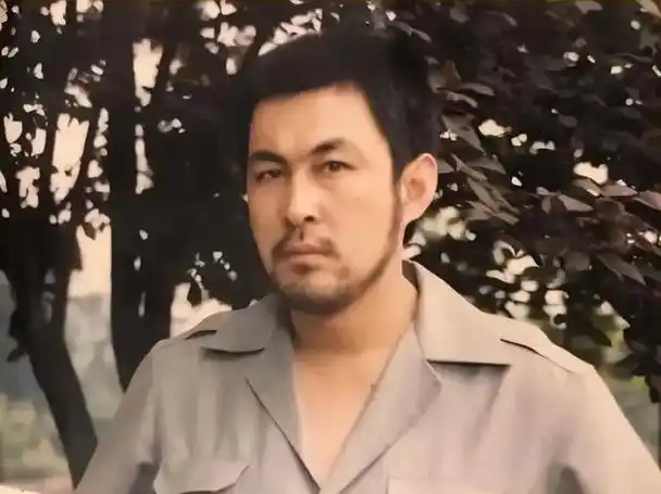 回顾演员陆树铭:年轻时坐过牢,因郭达推荐演关羽,66岁遗憾离世