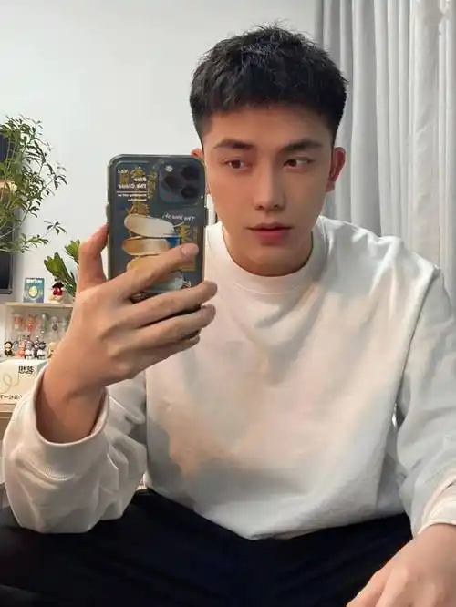 学姐都喜欢的9款小奶狗碎盖发型!