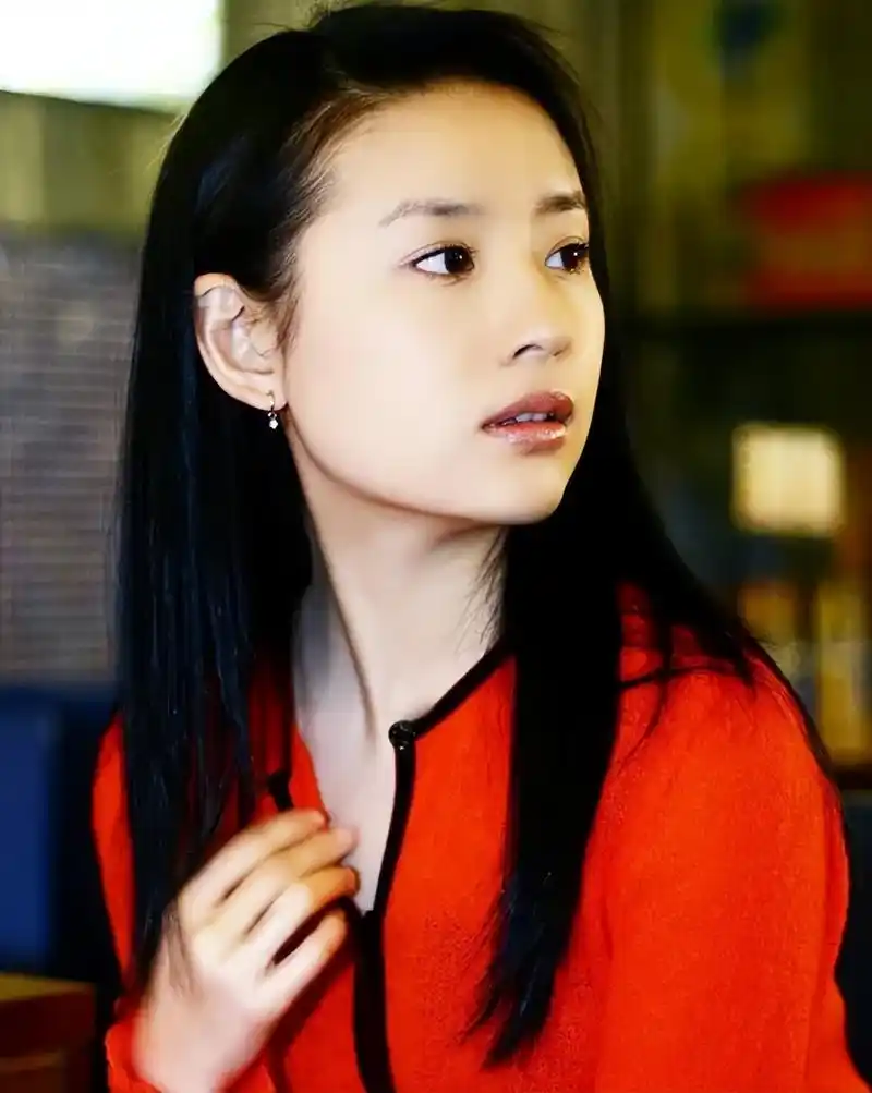 一起来欣赏一下美丽的董洁吧