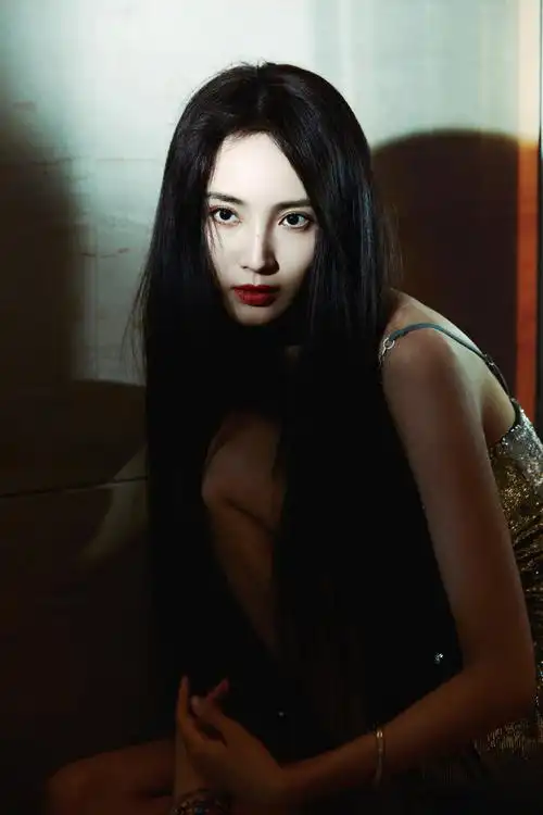 今日份摩登辣妹@王紫璇cici美图18宫格送达～95舞台见～#电影频道