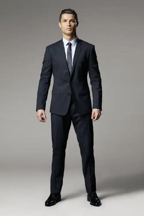 4位帅气世界杯球员: c罗竟垫底, 最后一位夫妻基因媲美小贝夫妻