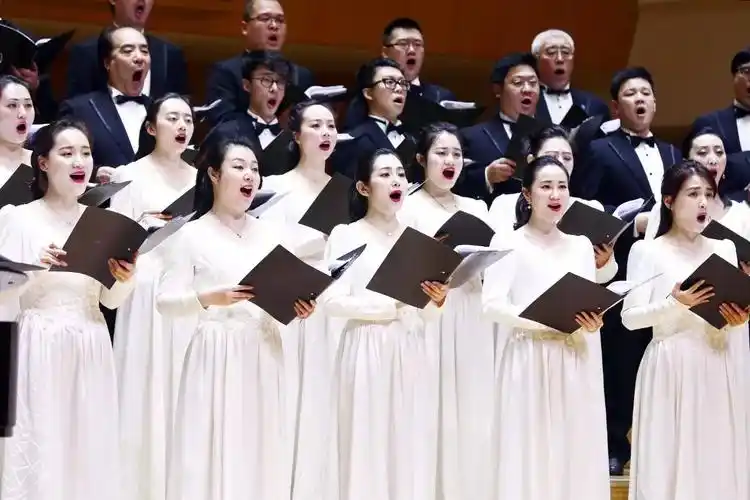 混声合唱乘胜进军指挥曹丁演唱中国国家交响乐团合唱团