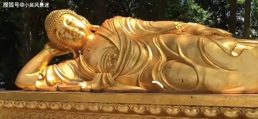 原创佛家景区销魂的卧佛像寓意深远,貌似倾听"生灵"的声音
