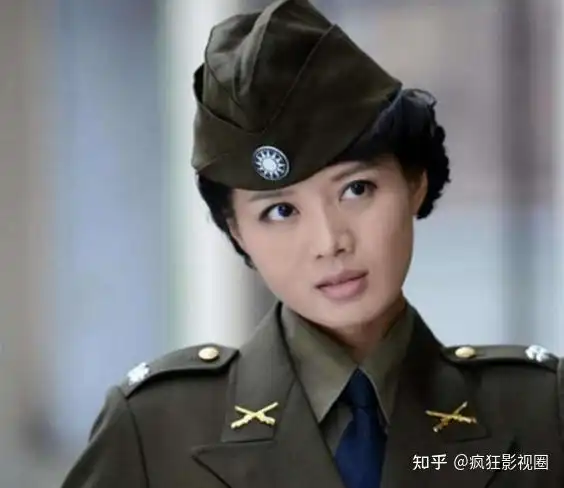 谭晓琳的饰演者程愫,曾是一名话剧演员,在出演《火凤凰》时程愫就已经