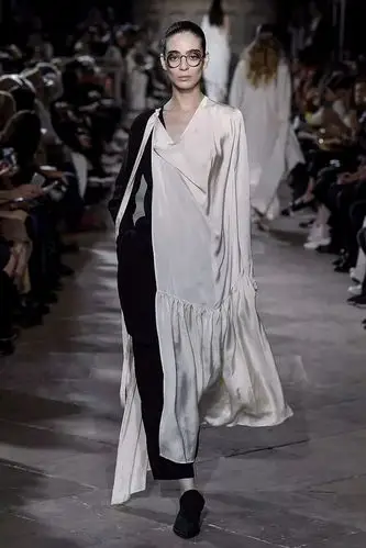 时尚大牌都爱效仿的古罗马时尚,你能get吗?