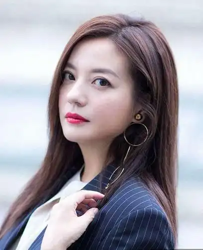 中国公认十大美女演员刘亦菲排名第6第一名是她毫无争议