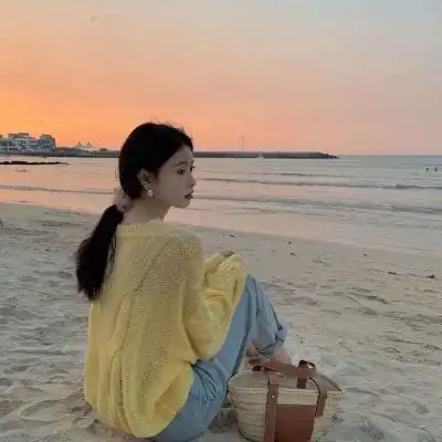 海边落日晚霞女生头像