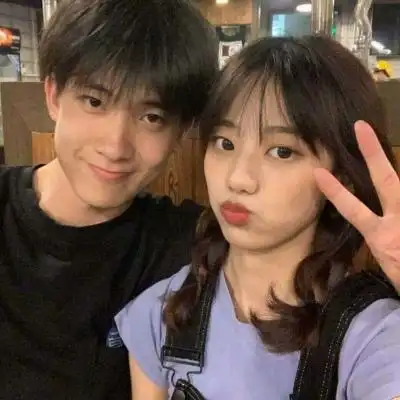 恩爱情侣头像幸福高清一对两张的超甜情侣亲密恩爱头像图片