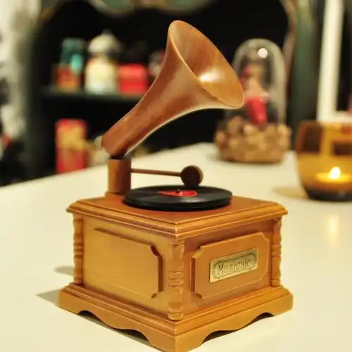 复古留声机木质音乐盒八音盒创意礼品个性生日礼物音乐盒