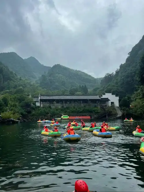 千岛湖仙人谷漂流