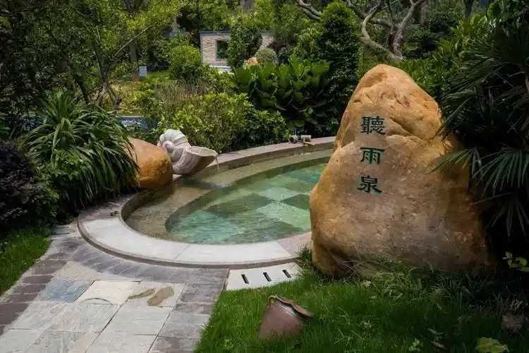 交通指南地址:泉州市惠安县黄塘镇聚龙小镇聚龙温泉公园电话:0595