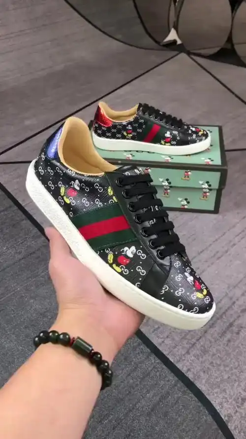 gucci古驰米老鼠小白鞋