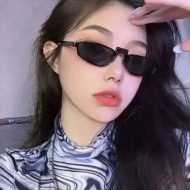 头像女霸气冷酷无情真人女生挡脸