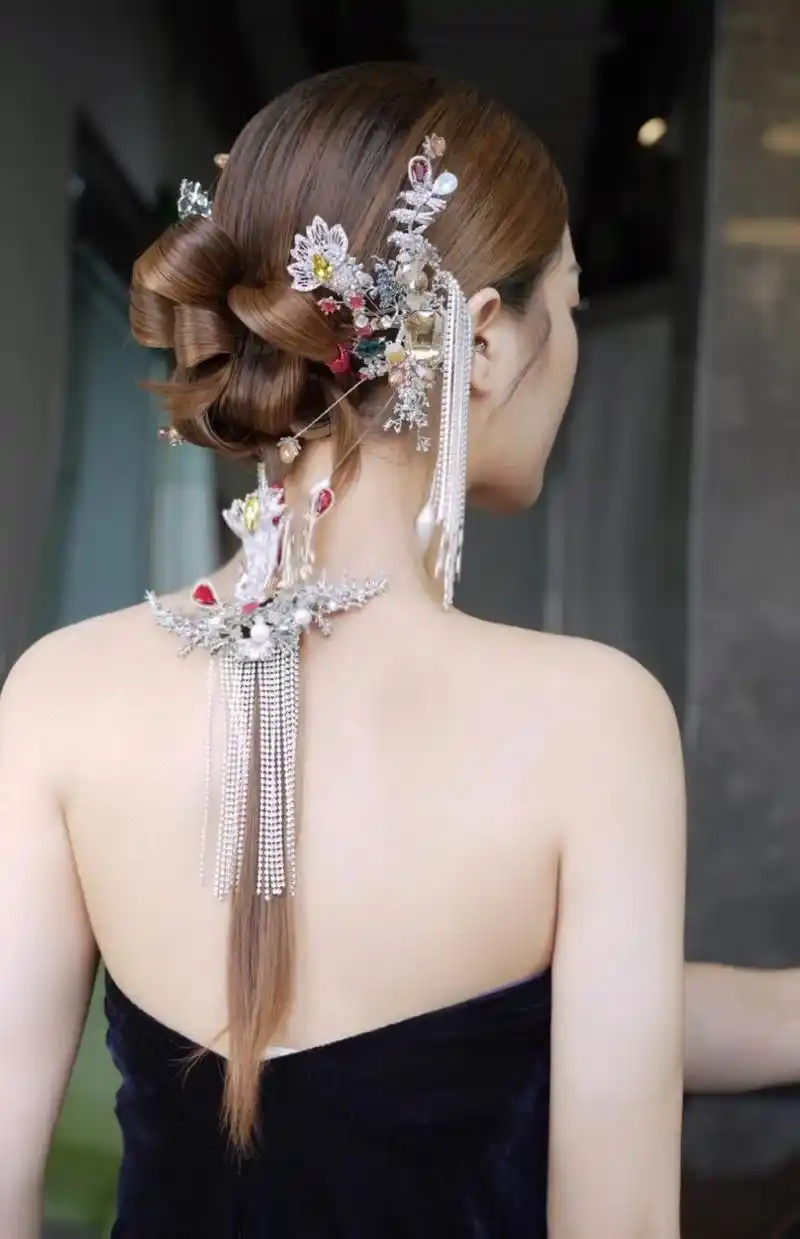 这款敬酒服新娘妆造太惊艳啦