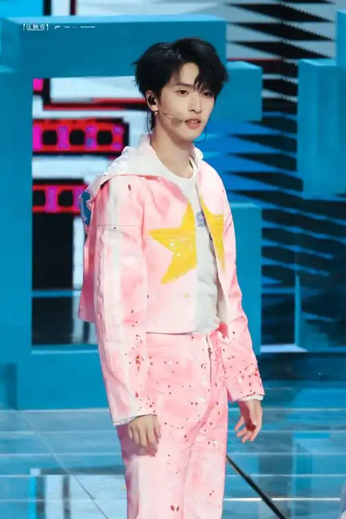 时代少年团新歌首秀##今日星拍放送##严浩翔湖南卫视元宵喜乐会