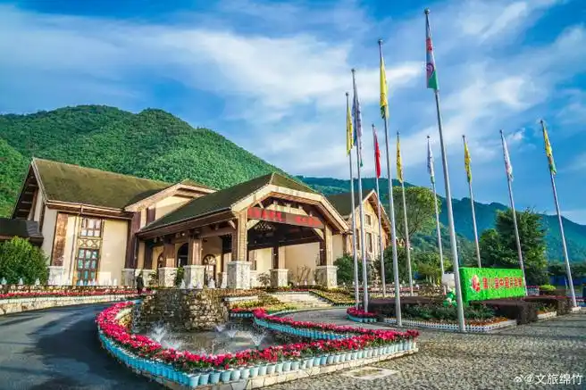 环境清幽,空气清新怡人,从成都出发,只需1小时,就能到达这个"世外桃源