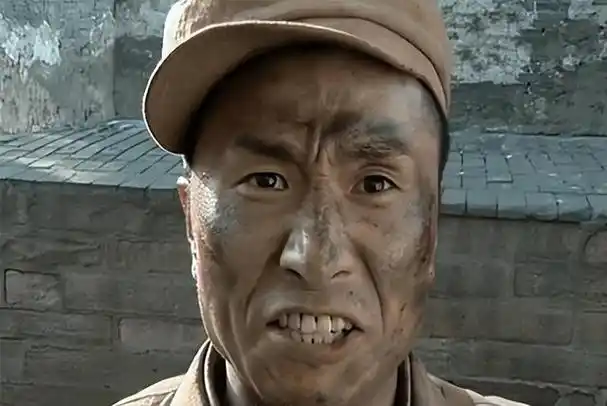 亮剑中段鹏殴打丁伟事后没被惩罚原著里李云龙的训斥不可忽视