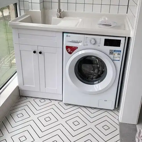 康居格林橱柜&衣柜公众号,侵删)阳台侧边位置装个洗衣机柜