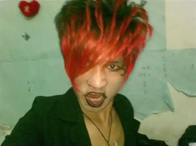 曾经风靡一时的网红杀马特,现如今过的怎么样?