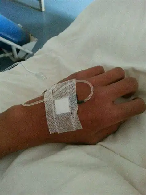 打吊瓶图片手部图片打吊瓶图片真实图片2022已更新今日动态