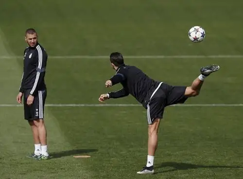 足坛帅气经典的蝎子摆尾动作