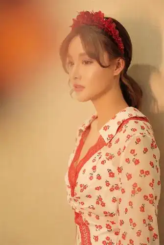 杨小萱圣诞写真,可人的魔法甜心