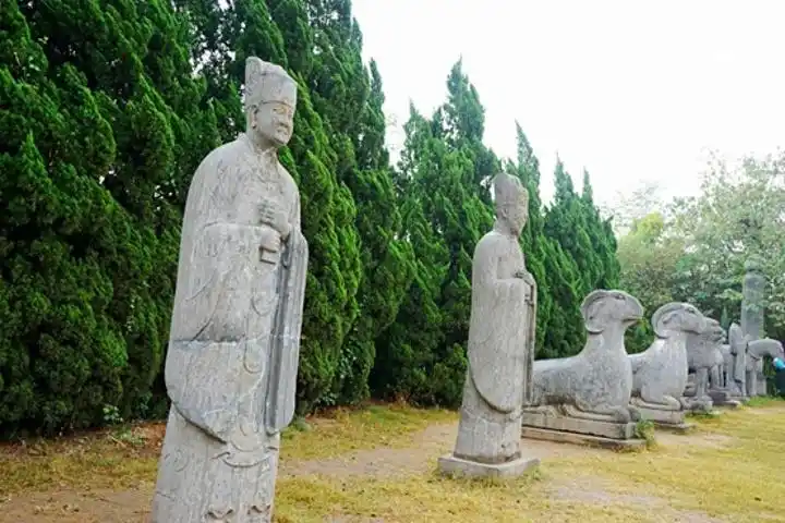 陵从宋太祖乾德六年开始兴建,陵园总面积曾达到25